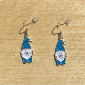 NWT Christmas Santa Hat Gnome Earrings